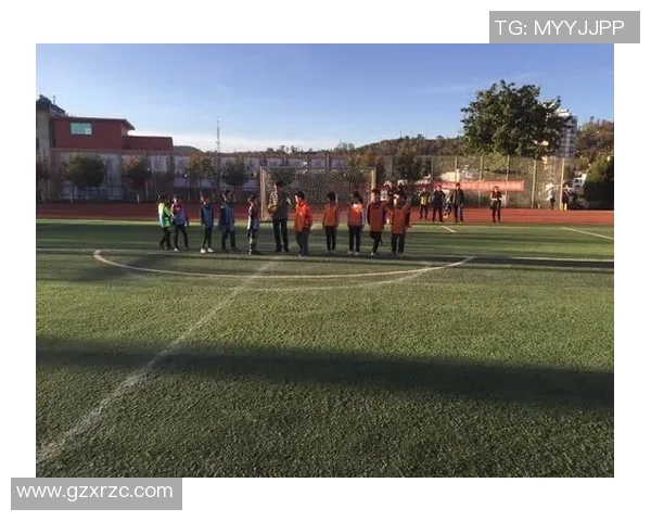 巴尔韦德球星卡足球挂件精美设计彰显足球魅力与个性风采 巴尔韦德球星卡足球挂件精美设计彰显足球魅力与个性风采