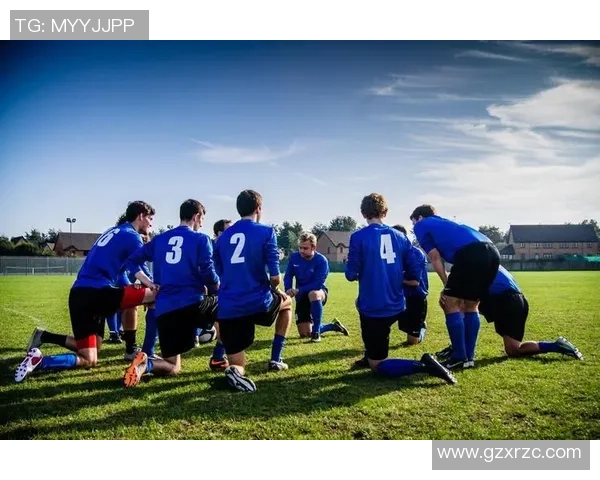 耐克携手世界足球巨星共绘绿茵荣耀瞬间展现团队激情与运动精神 耐克携手世界足球巨星共绘绿茵荣耀瞬间展现团队激情与运动精神
